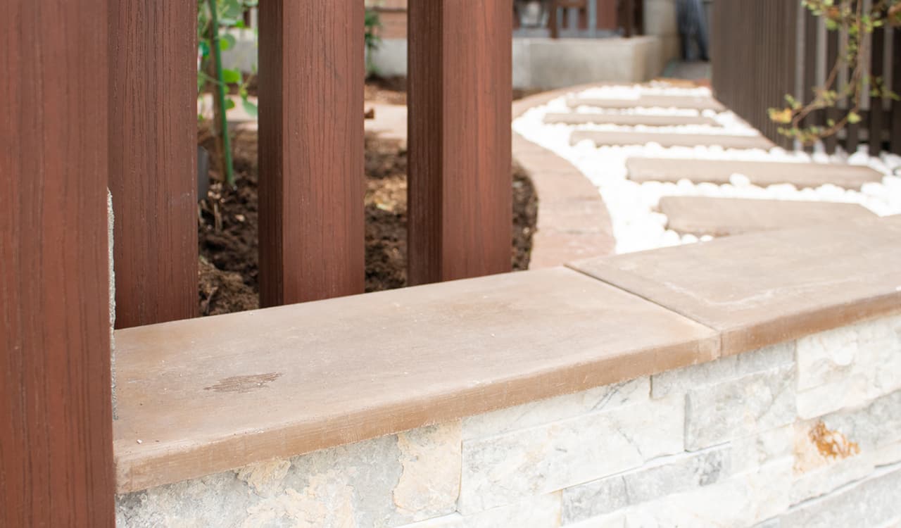 蹴込には天然石