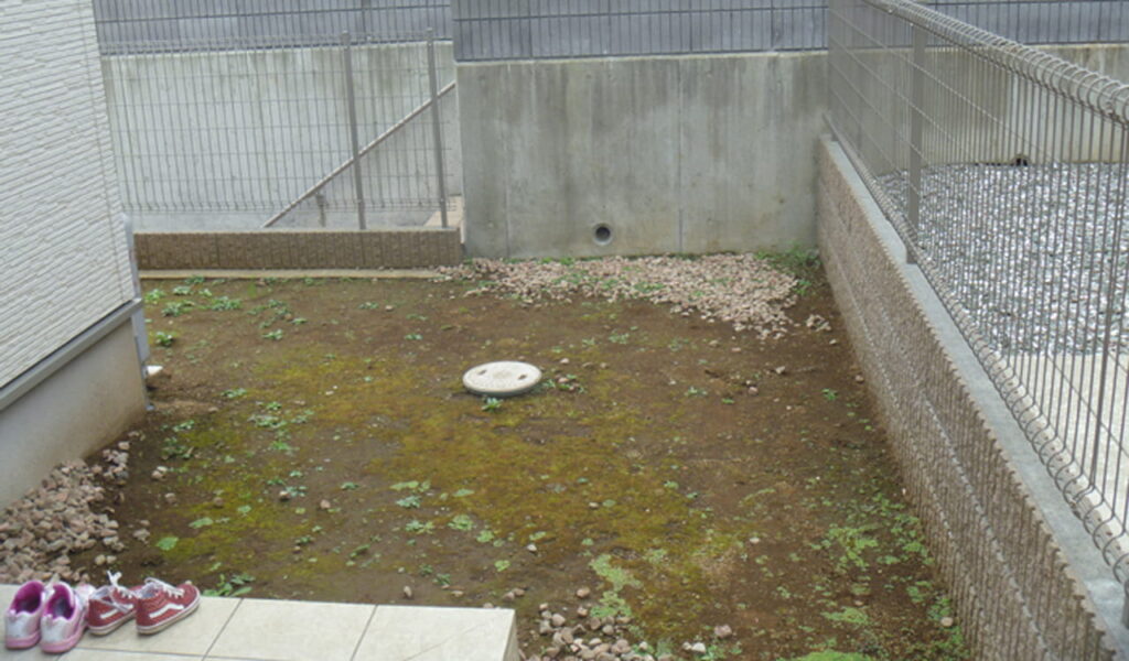 乱形石貼りと枕木で快適に！庭のエクステリアリフォーム事例