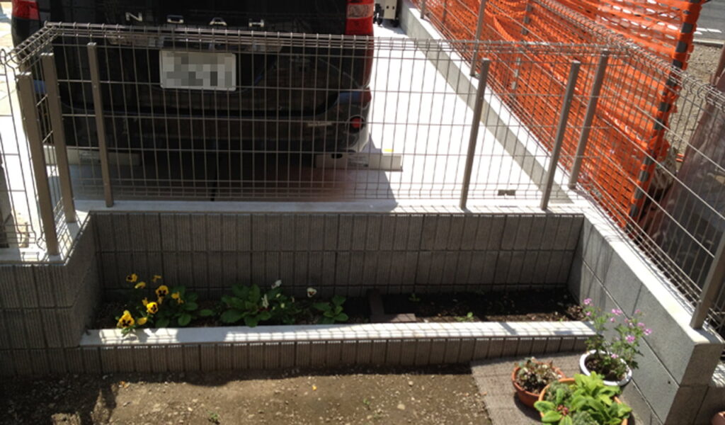 ウッドデッキと目隠しフェンスで生まれ変わる外構リフォーム