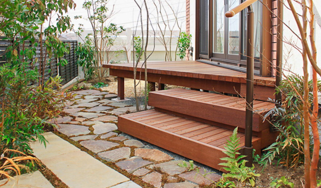 洋風邸宅×和風庭園のユニーク外構リフォーム