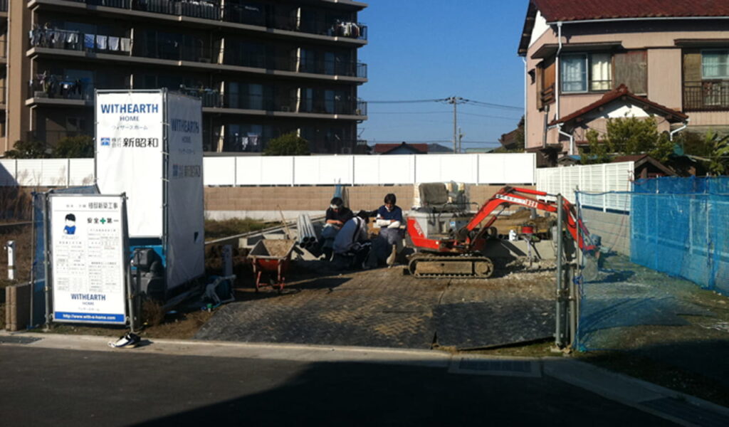 ウッドデッキのあるアメリカン風新築外構