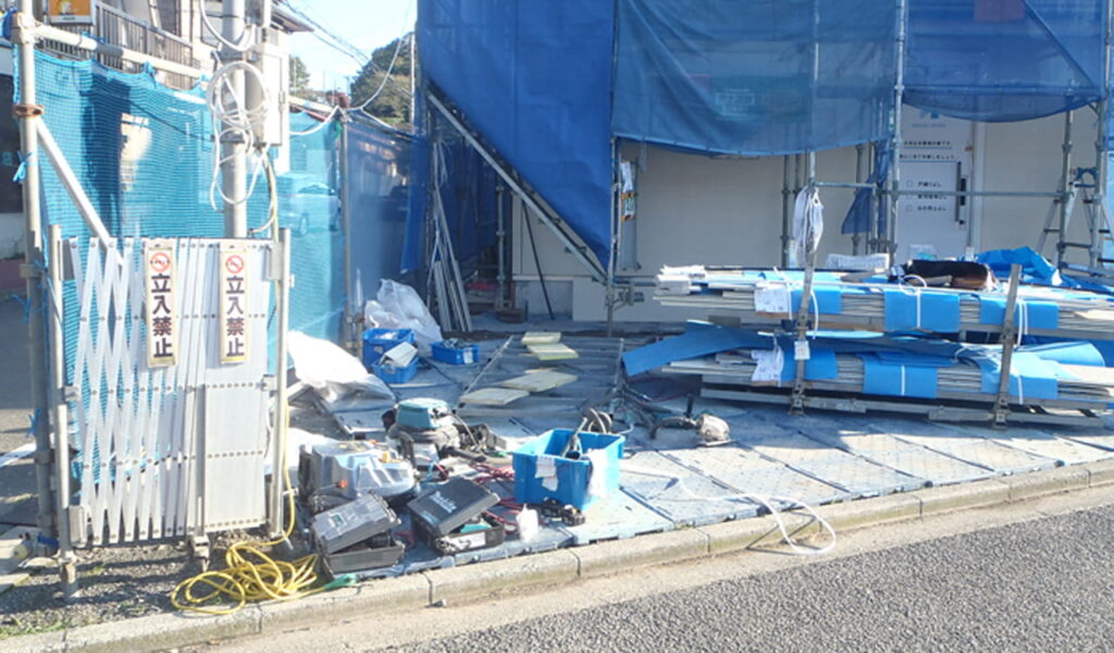 自然石とレンガ使いの外構工事