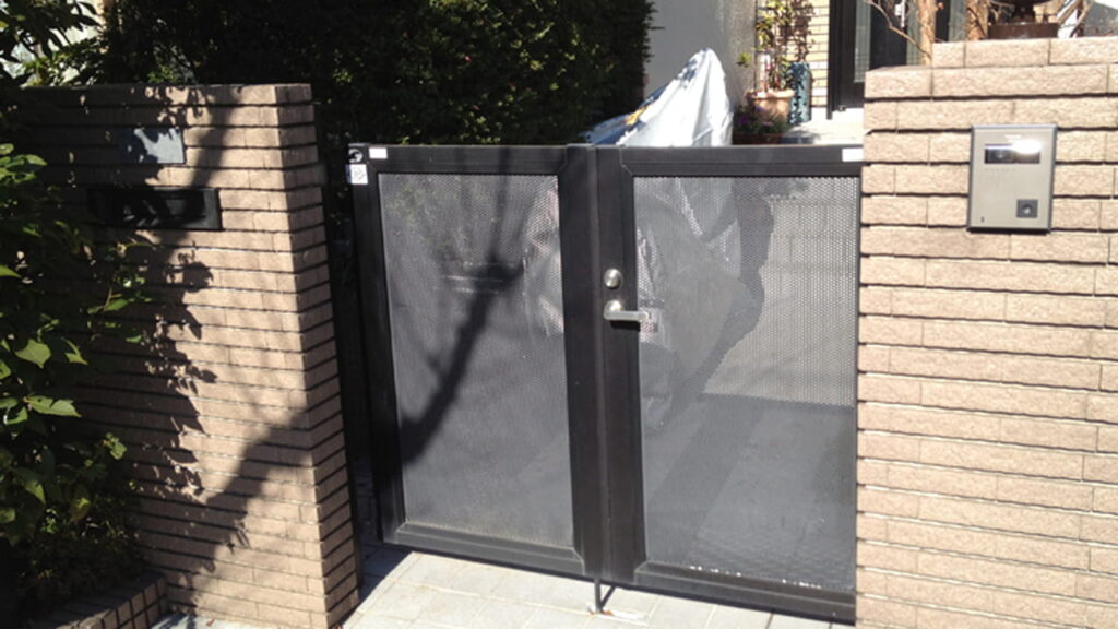 愛犬と過ごす自然豊かな庭のエクステリアリフォーム