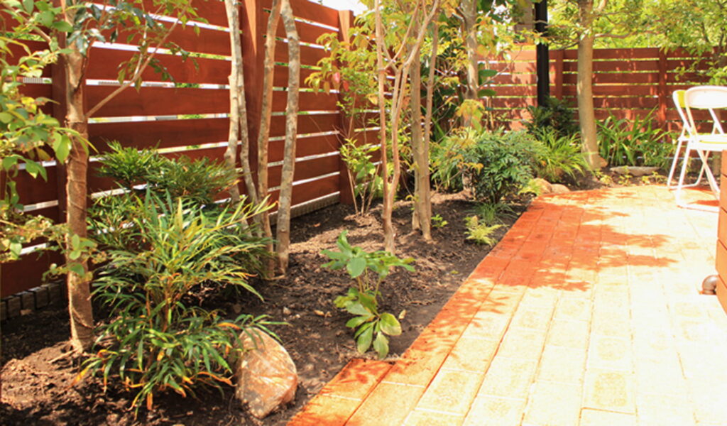 愛犬と過ごす自然豊かな庭のエクステリアリフォーム