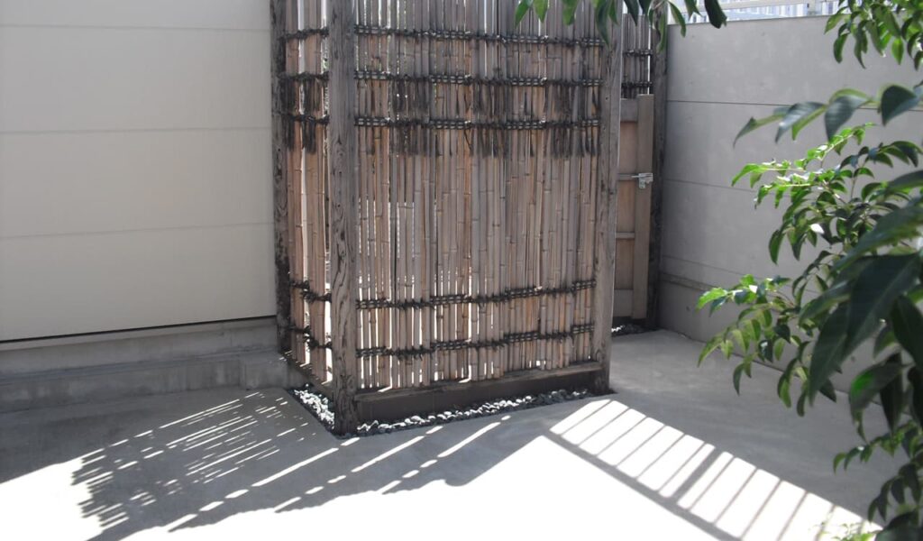 和モダン×近代建築、四季を感じるエクステリアリフォーム