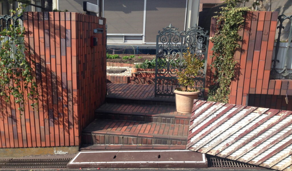 高齢者も安心の庭と駐車スペースリフォーム