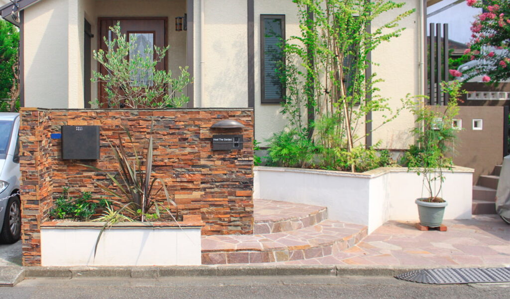 豊かな自然を活かした外構リフォーム～四季折々の風情とプライベート空間の確保～