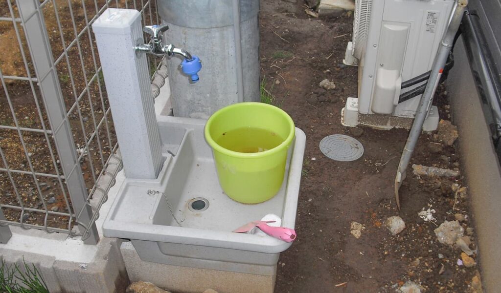 新築住宅に似合うウリン材のナチュラルエクステリア