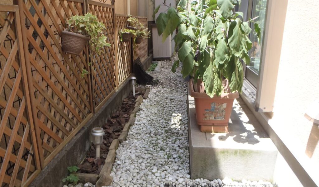 段差解消とプライバシー確保のウッドデッキリフォーム