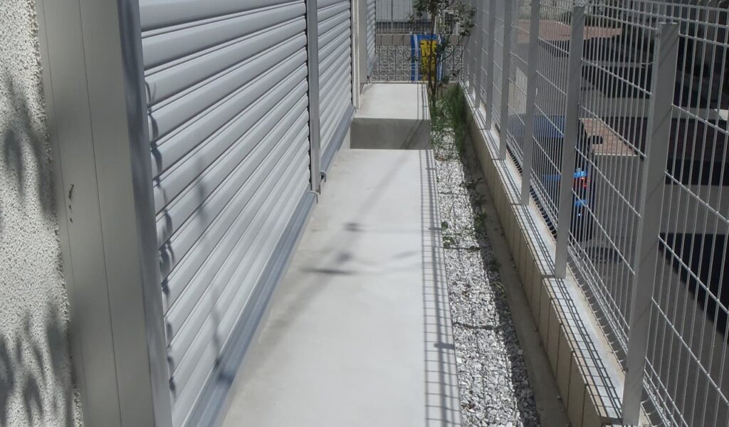 目隠しで解決するウッドデッキ設置の外構工事