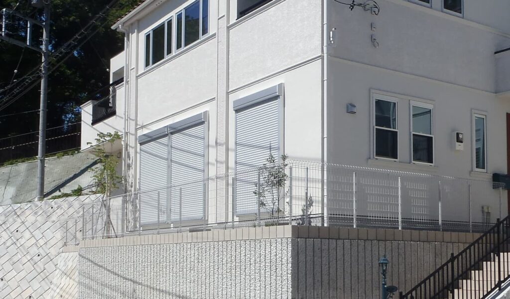 目隠しで解決するウッドデッキ設置の外構工事