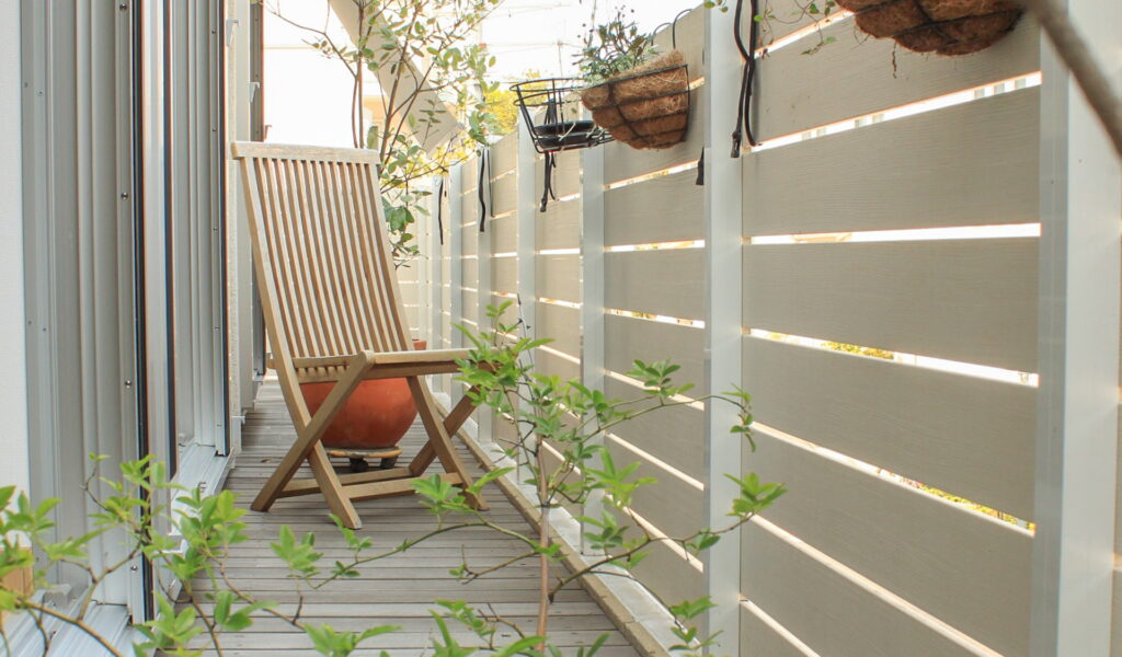 目隠しで解決するウッドデッキ設置の外構工事