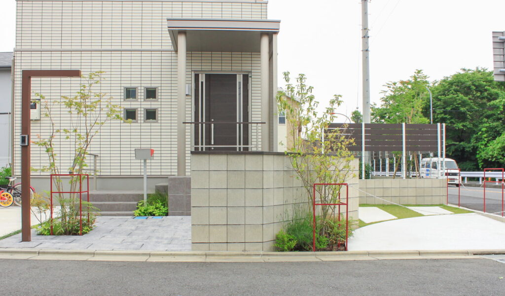 新築住宅に彩りを与える、シンプル＆特別感溢れる外構工事