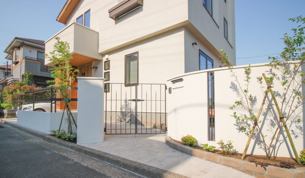 シンプル＆アクセントの効いた新築外構工事