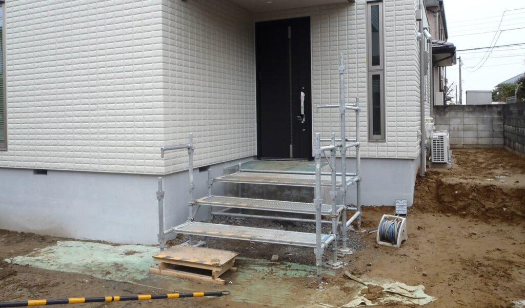 自然素材と洗練されたデザインが融合した新築外構工事