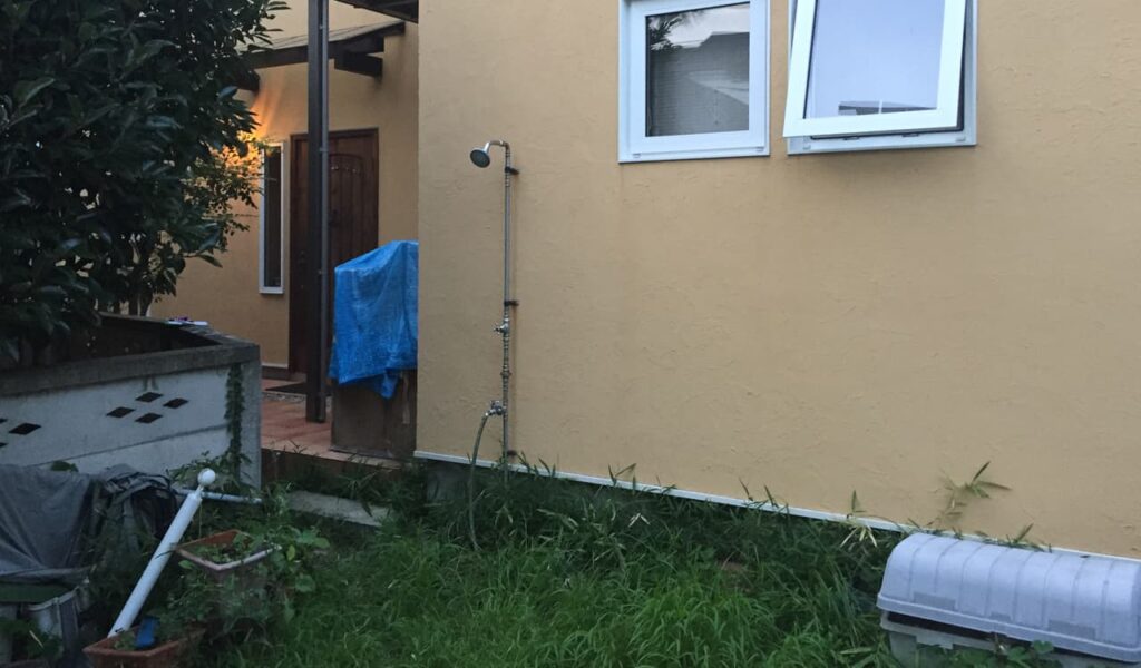 せせらぎを楽しむ和庭とアウトドアリビング