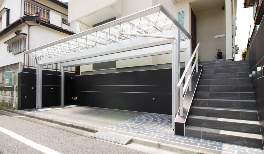 モダンで高級感あるエクステリアと目隠しフェンスの外構リフォーム