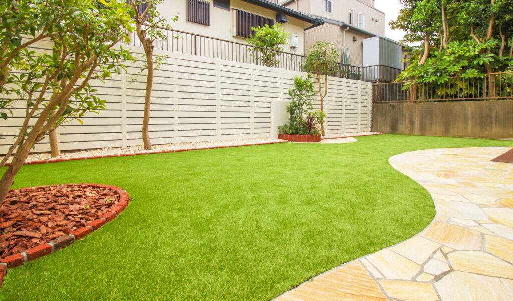 明るく遊べる子供たちのためのお庭リフォーム