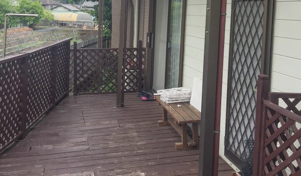 愛犬と楽しむウッドデッキリフォームの施工例