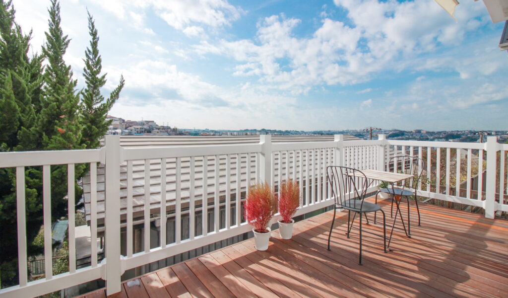 高台の絶景を活かしたウッドデッキリフォーム