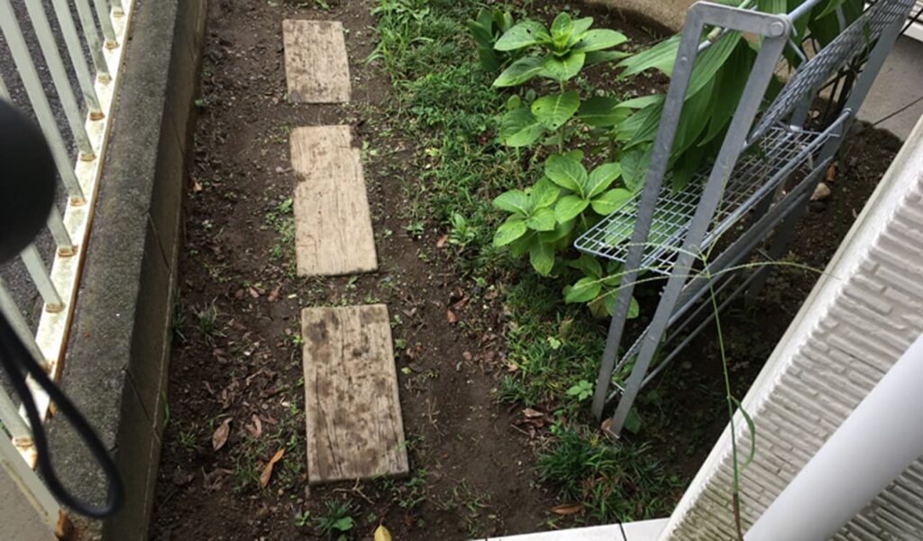 プライバシー確保とガーデニングを楽しむナチュラル外構リフォーム