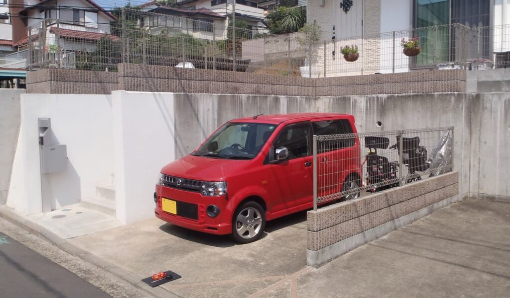 高台の住まいを彩るエクステリア外構工事