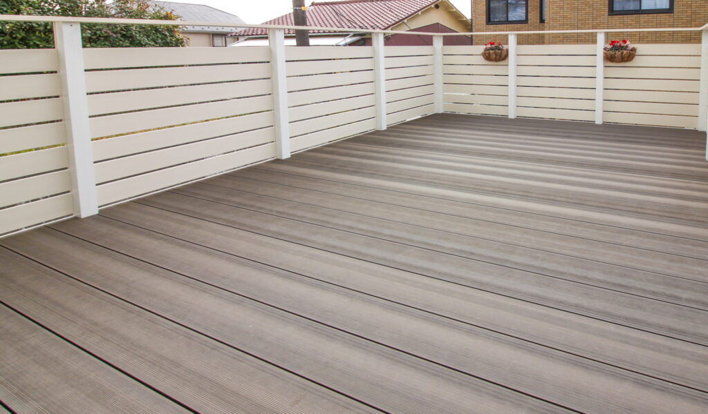 高台の住まいを彩るエクステリア外構工事