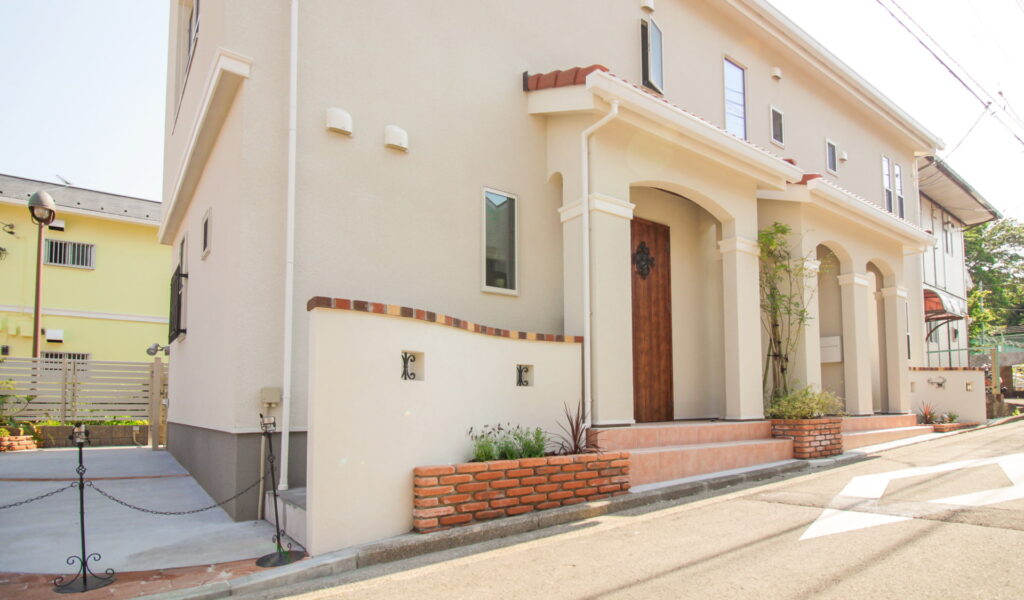 ヨーロピアン調アパートメントのエクステリア