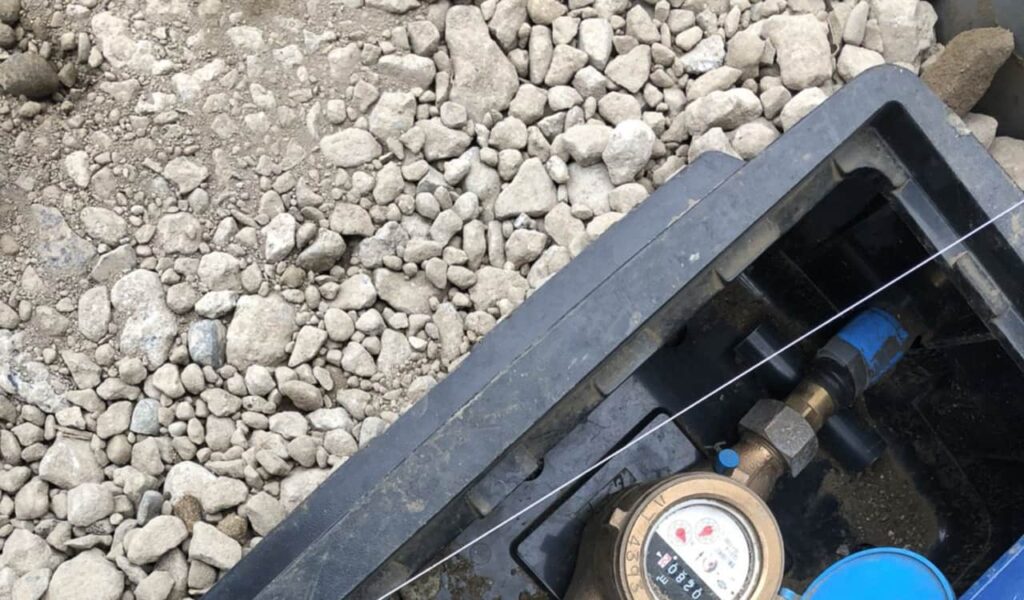 シンプル＆機能的なウッドデッキの新築施工事例