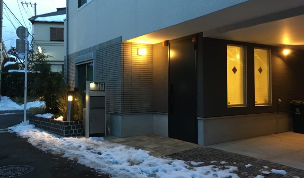 新築後住宅をモダンなクローズ外構へリフォーム