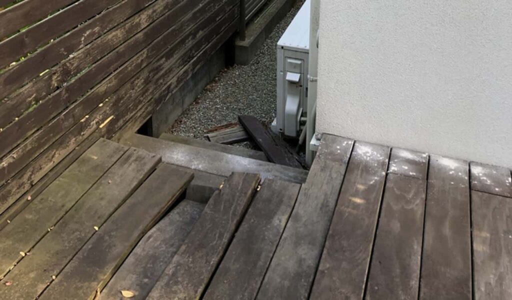 タイルテラスがある海辺リゾート風のお庭