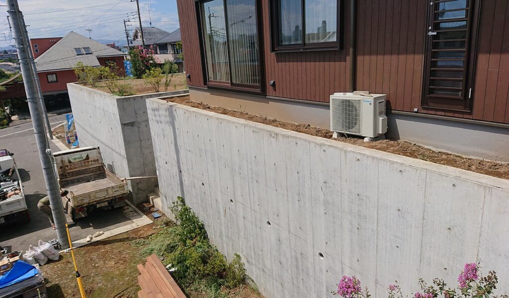 安全性重視のスカイデッキを設置した新築住宅