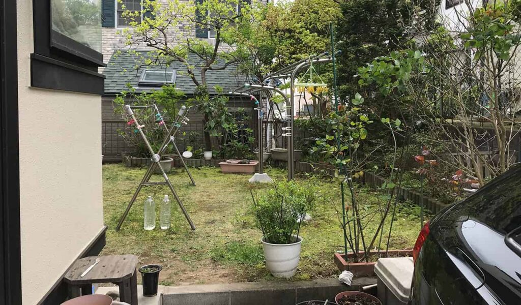 都会の喧騒を忘れる洋風庭園の新築外構