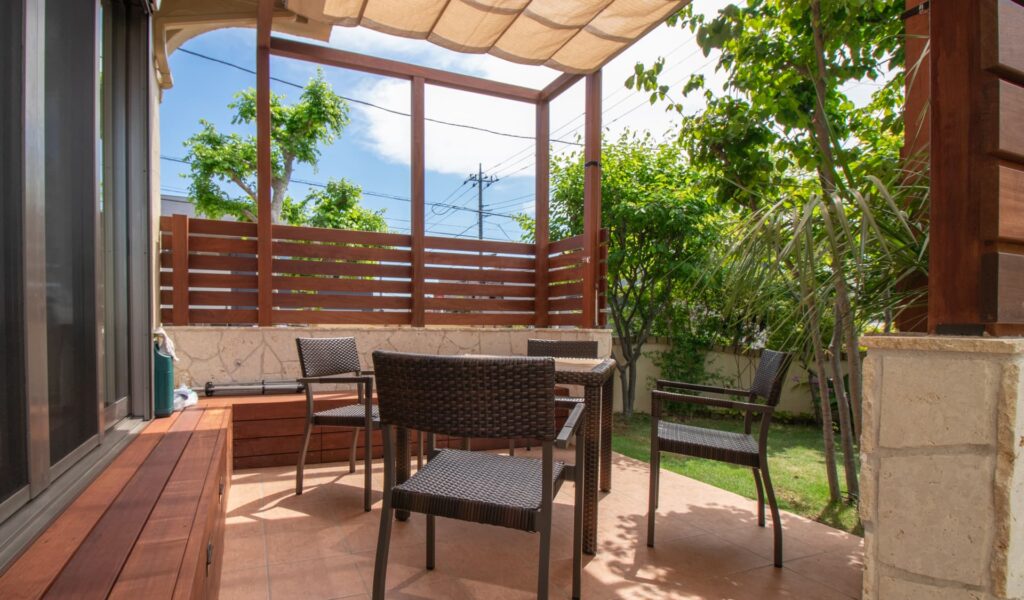 心安らぐ癒やしのタイルテラス