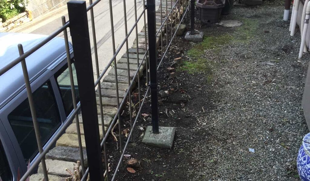 既存の雰囲気に合わせた目隠し塀