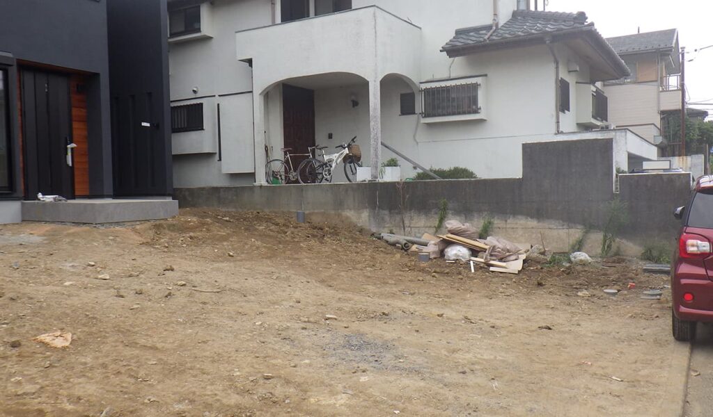 新築二世帯住宅のスタイリッシュな外構工事