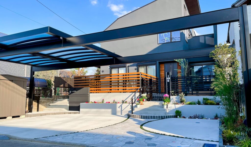 新築二世帯住宅のスタイリッシュな外構工事