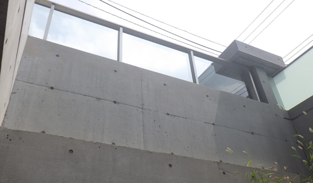 光と影が彩るホテル風ドライエリア