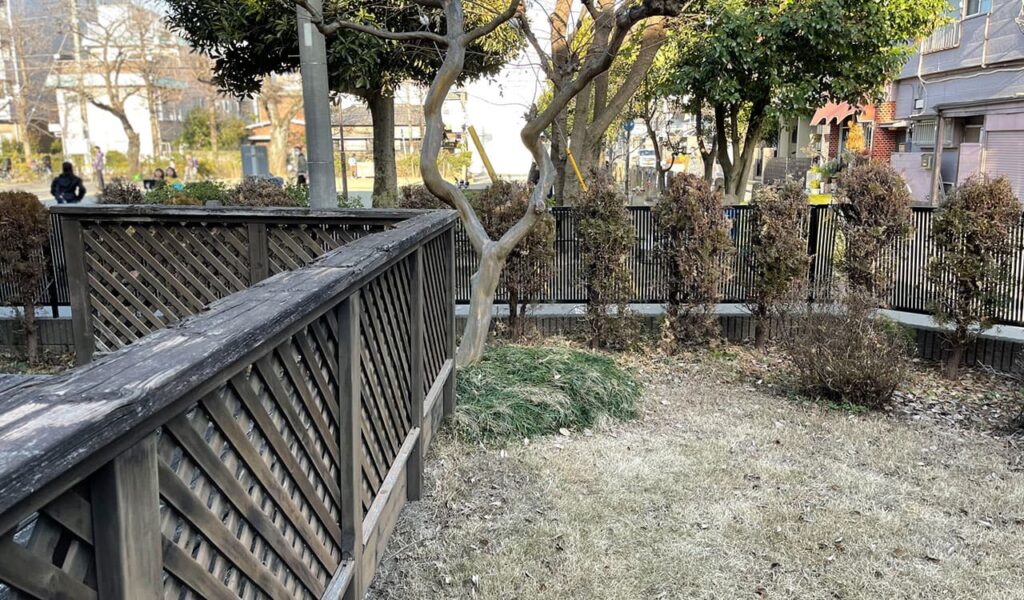 野良猫防止と手間いらずのウッドデッキ外構リフォーム