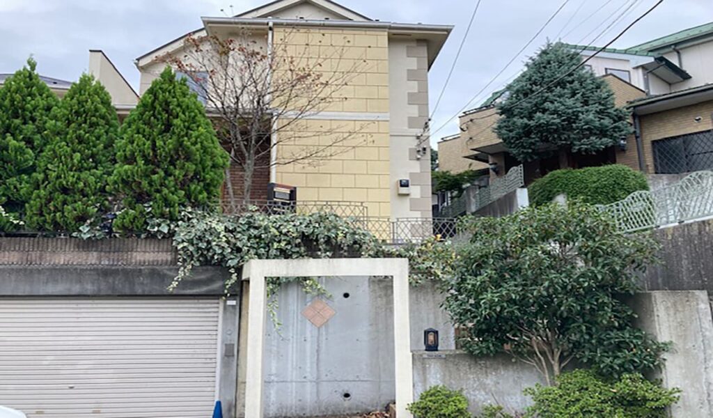 手入れしやすいタイルで彩るおしゃれ外構リフォーム