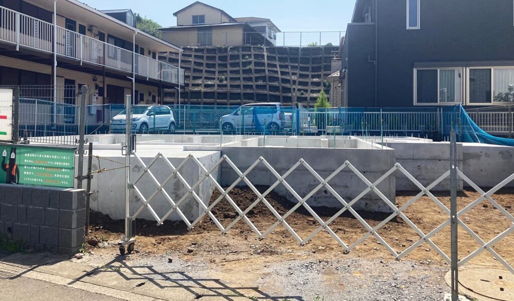 新築二世帯家族のモダン新築エクステリア