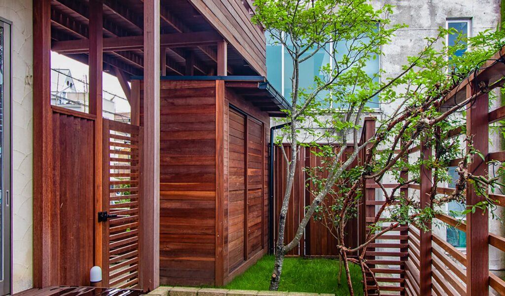 ワンちゃんも喜ぶ安心快適なウリンデッキ