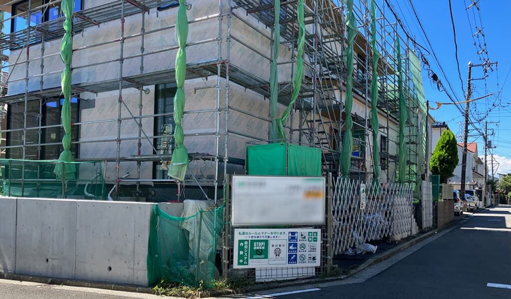 和モダンで心地よい癒しの空間を創造する新築エクステリア