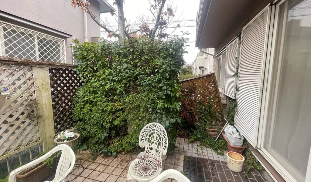 既存デッキを活かしたリフォームで創る心地よいガーデンルーム