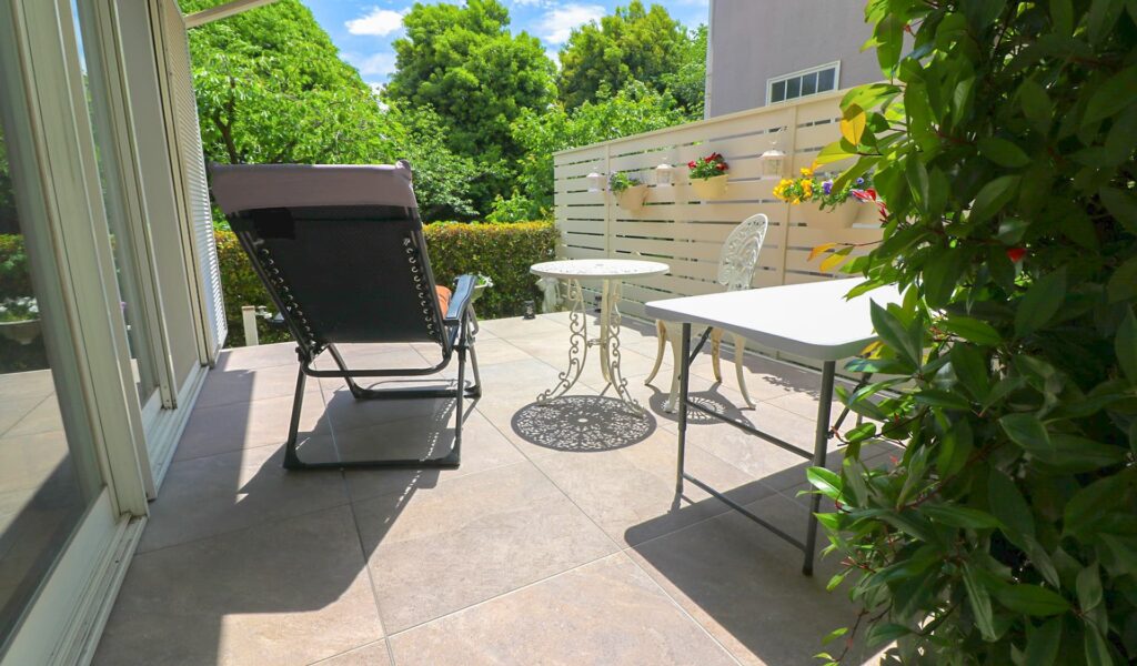 既存デッキを活かしたリフォームで創る心地よいお庭