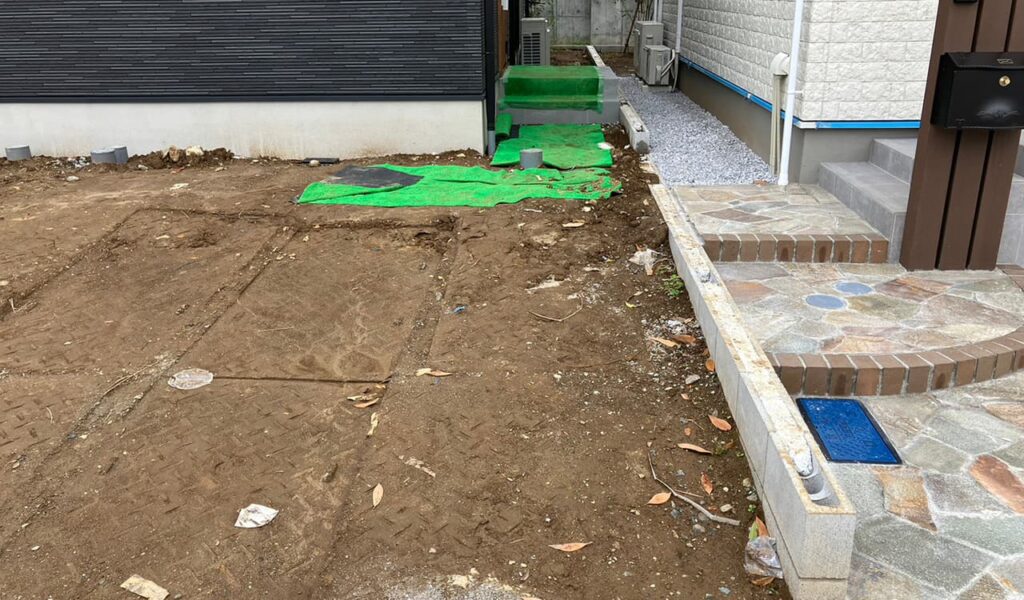 存在感のある門柱壁が魅せる新築エクステリア