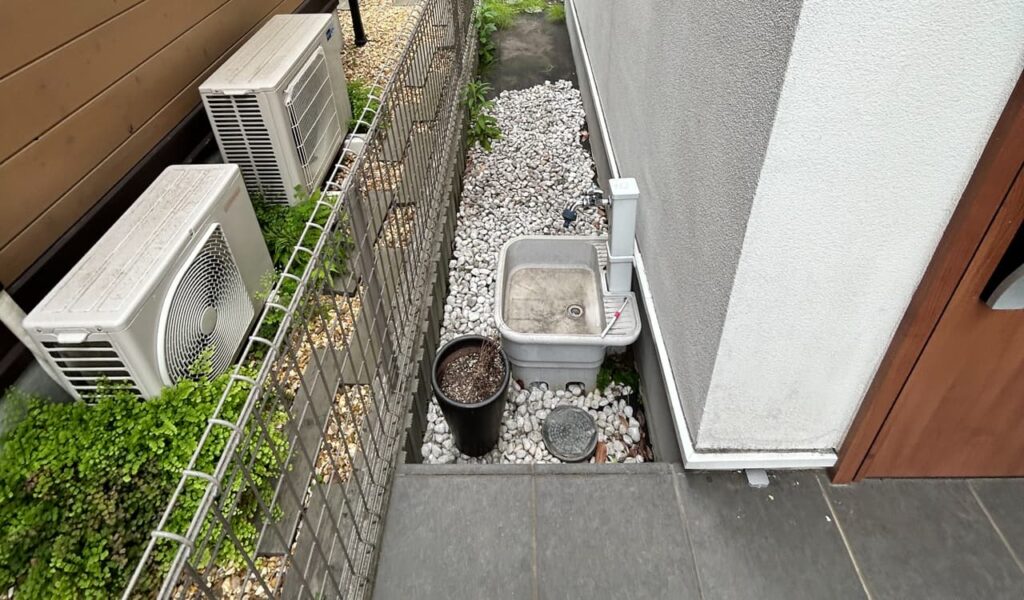 新築外構を彩る植栽豊かなアプローチリフォーム