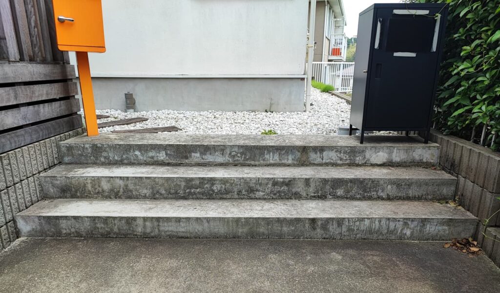 新築外構を彩る植栽豊かなアプローチリフォーム