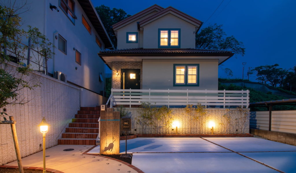 帰りたくなる家は、夜につくられる。「防犯」と「癒やし」を叶える外構ライティングの教科書