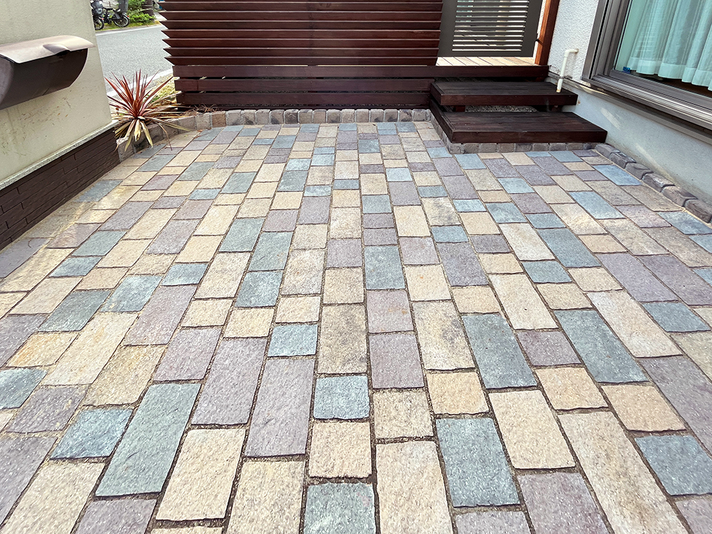 味わいのあるインターロッキング敷き / 神奈川県藤沢市 / 2021-12